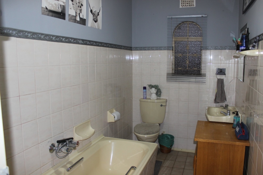 4 Bedroom Property for Sale in Deneysville Free State